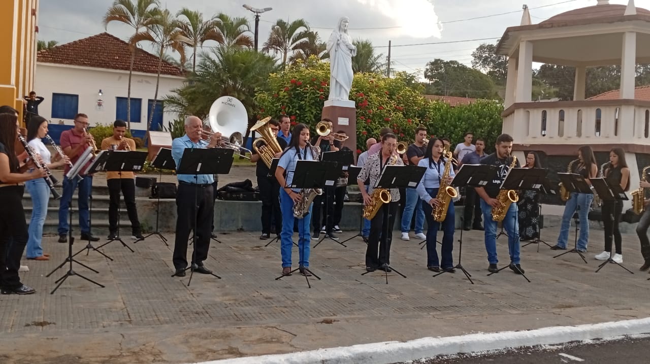 Cascalho Rico presente na Festa da Padroeira de Estrela do Sul