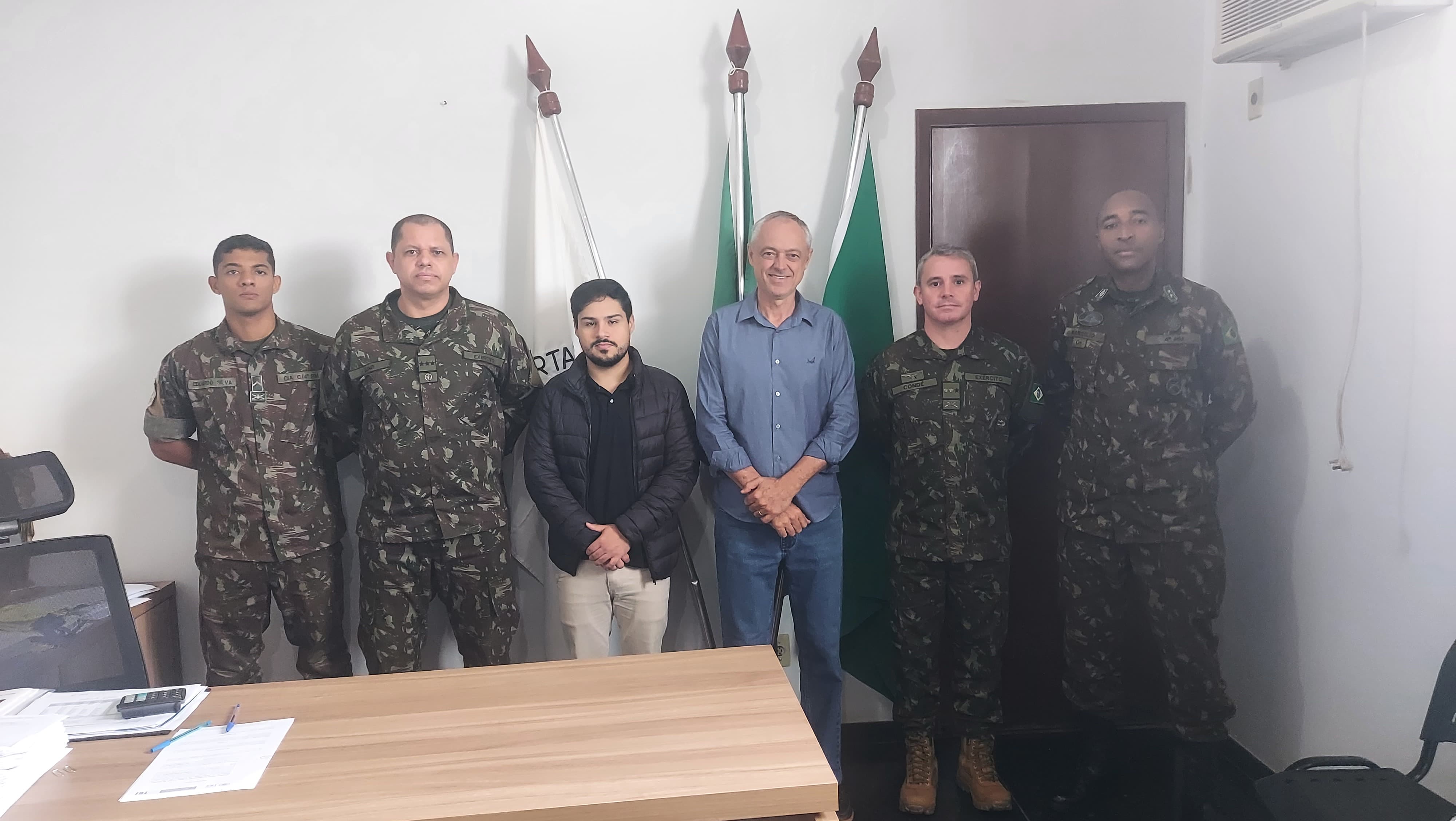 Prefeito Dário Borges recebe visita do Comando do Exército