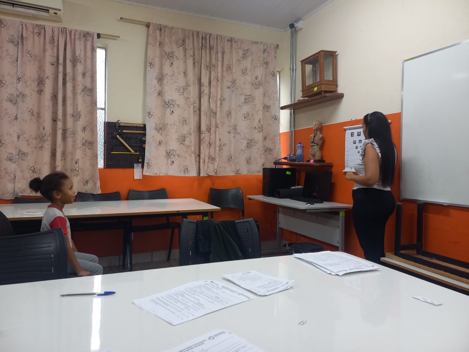 Triagem auditiva e oftalmológica em estudantes de Cascalho Rico