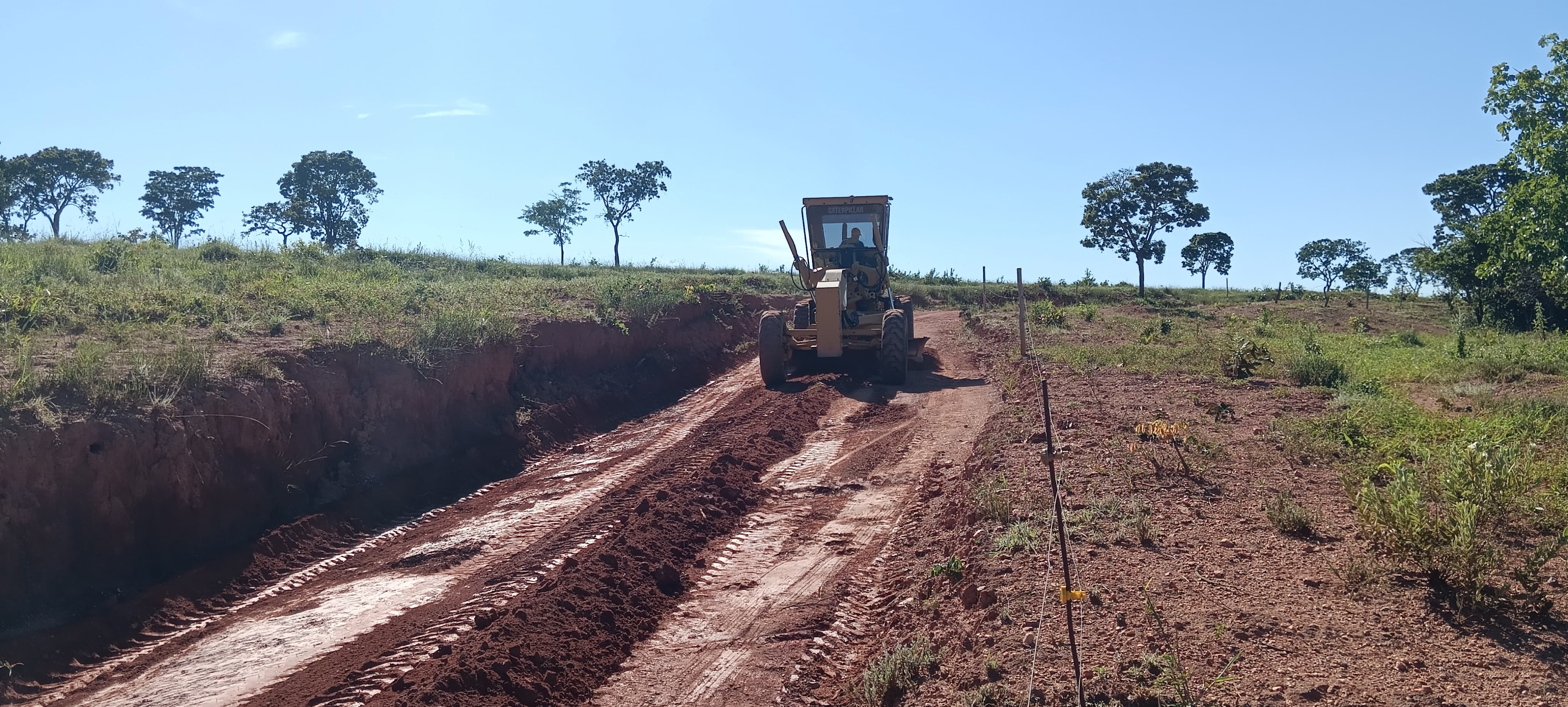 Melhorias nas estradas rurais do Varjão e Barro Preto